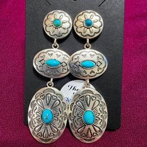 Vintage Western Style Turquoise Oval Long Drop Dangle Earrings.
